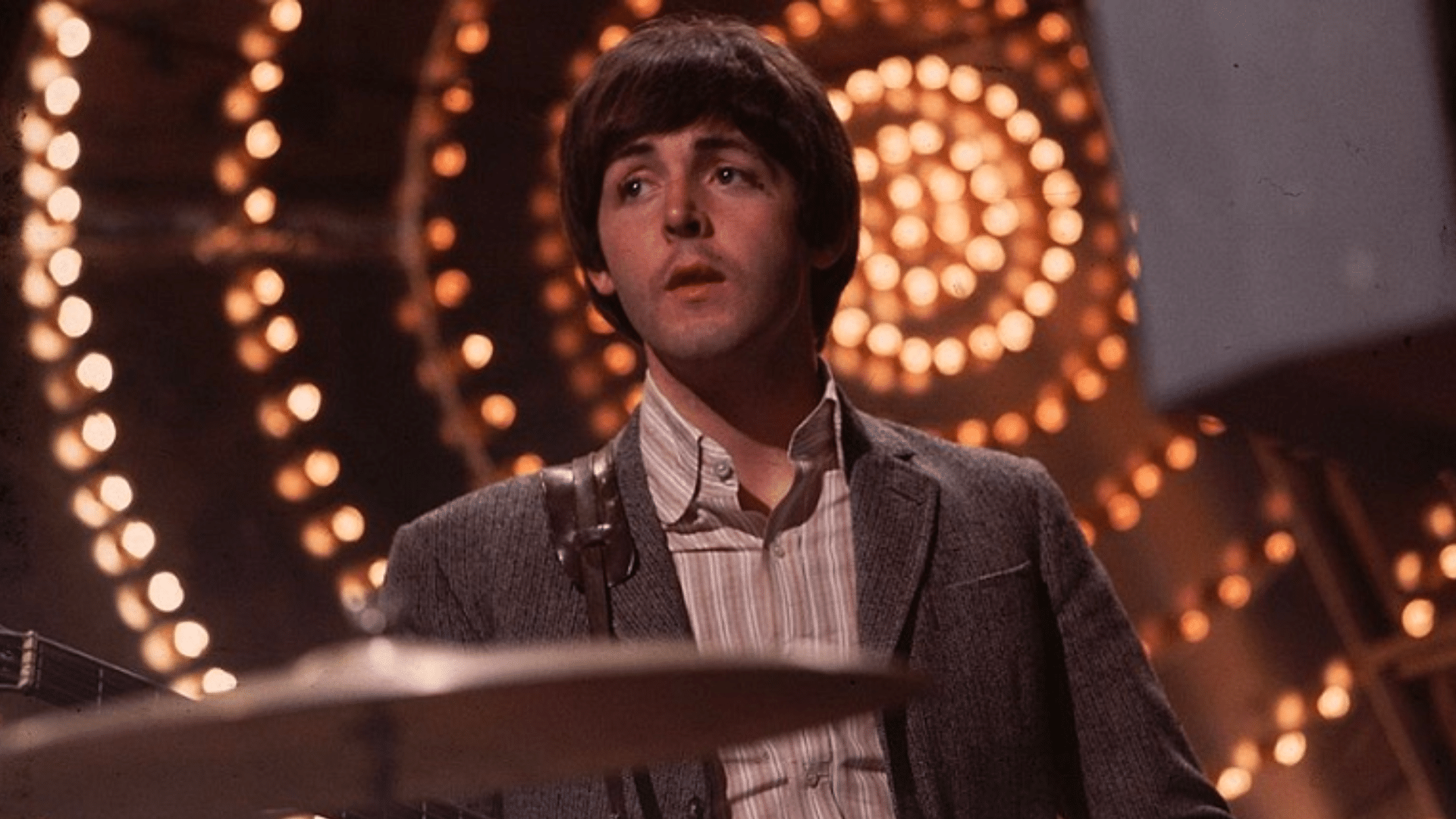 Quel âge avait Paul McCartney lorsqu'il a écrit "Yesterday" ?