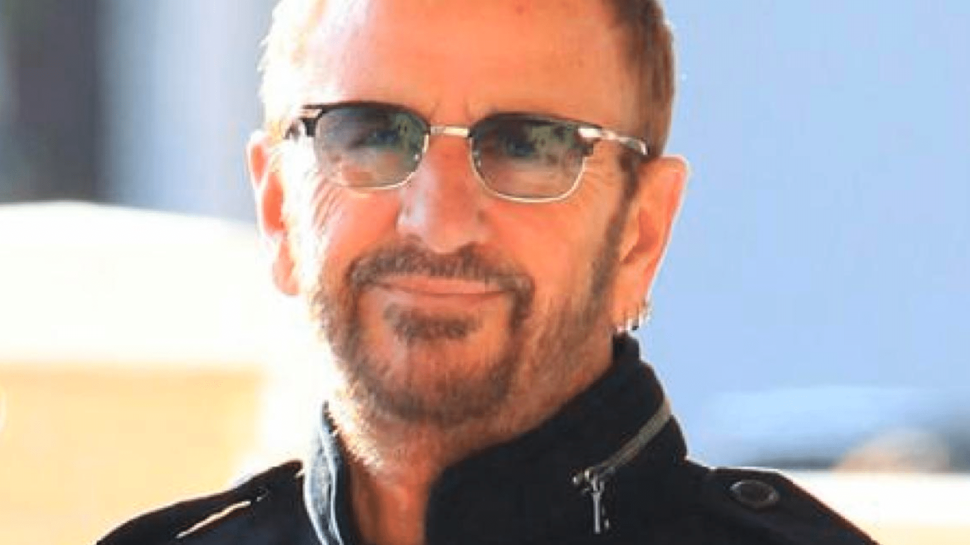 Regardez Ringo Starr et son All Starr Band reprendre "The Weight".