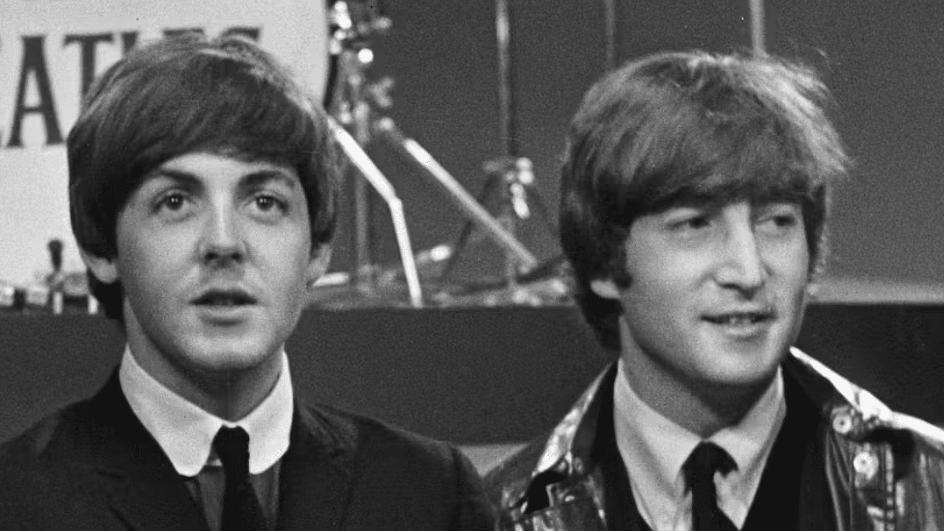 La Dynamique McCartney-Lennon : Une Amicalité Confrontationnelle qui a façonné le Son des Beatles