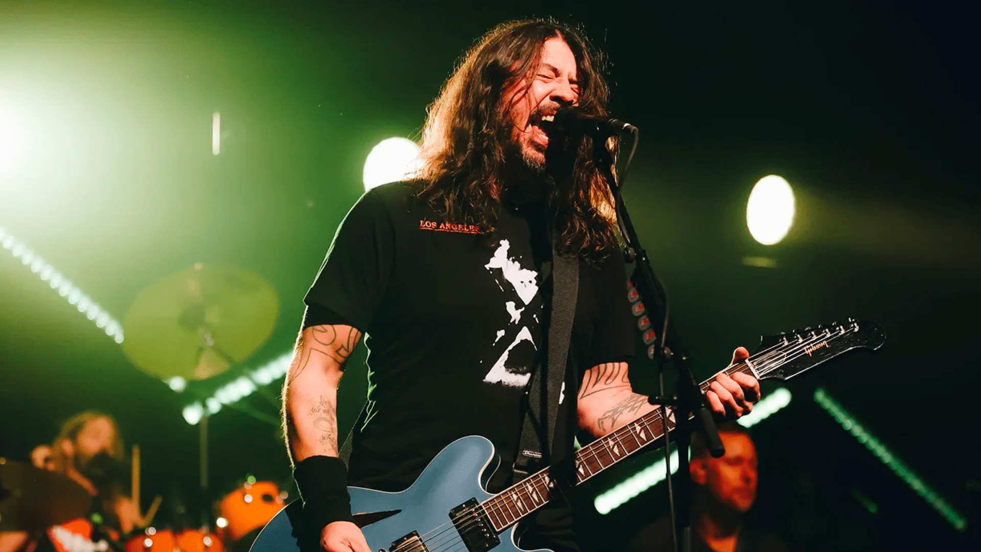 Comment le fait d'essayer de "comprendre" les Beatles aide Dave Grohl à écrire des chansons