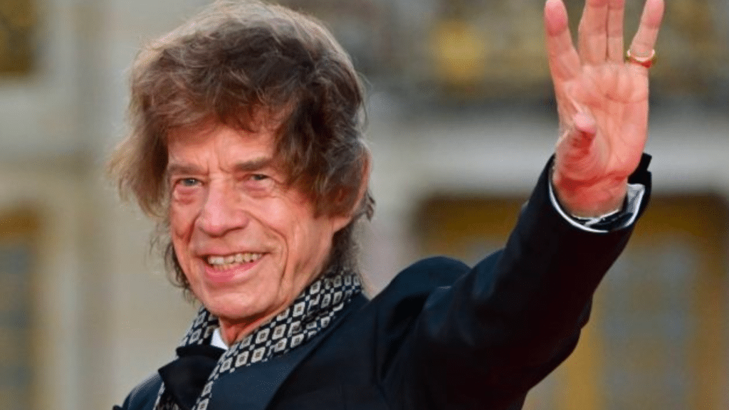 Paul McCartney a renoncé à une journée de studio convoitée pour jouer sur une chanson des Rolling Stones, selon Mick Jagger (vidéo)