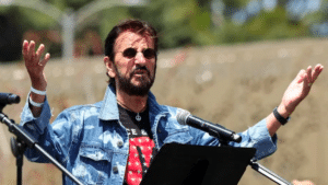 Ringo a retiré la batterie de Paul de la nouvelle chanson de McCartney, et dit que la nouvelle chanson des Beatles aurait déjà dû sortir.
