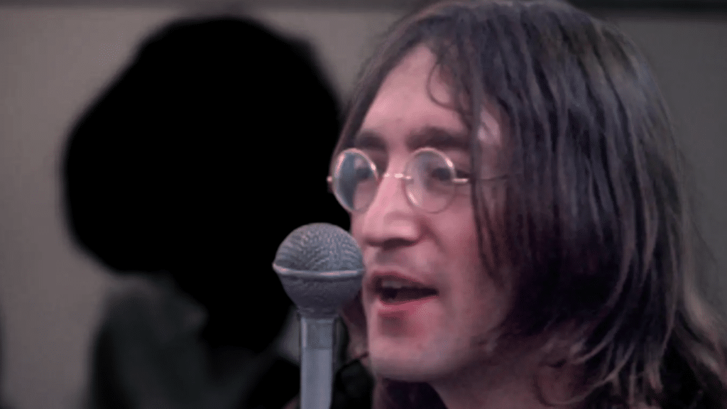 10 chansons des Beatles qui prouvent que John Lennon était un meilleur guitariste que vous ne le pensez