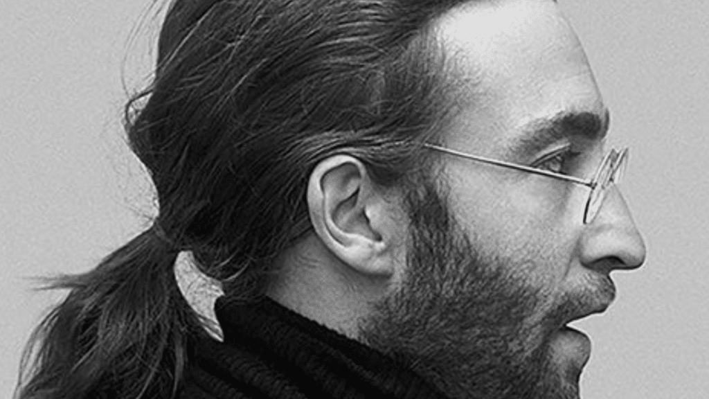 John Lennon était "trop effrayé" pour assister à un service religieux gospel, mais il a tout de même fait jouer une chanson par des chanteurs gospel.