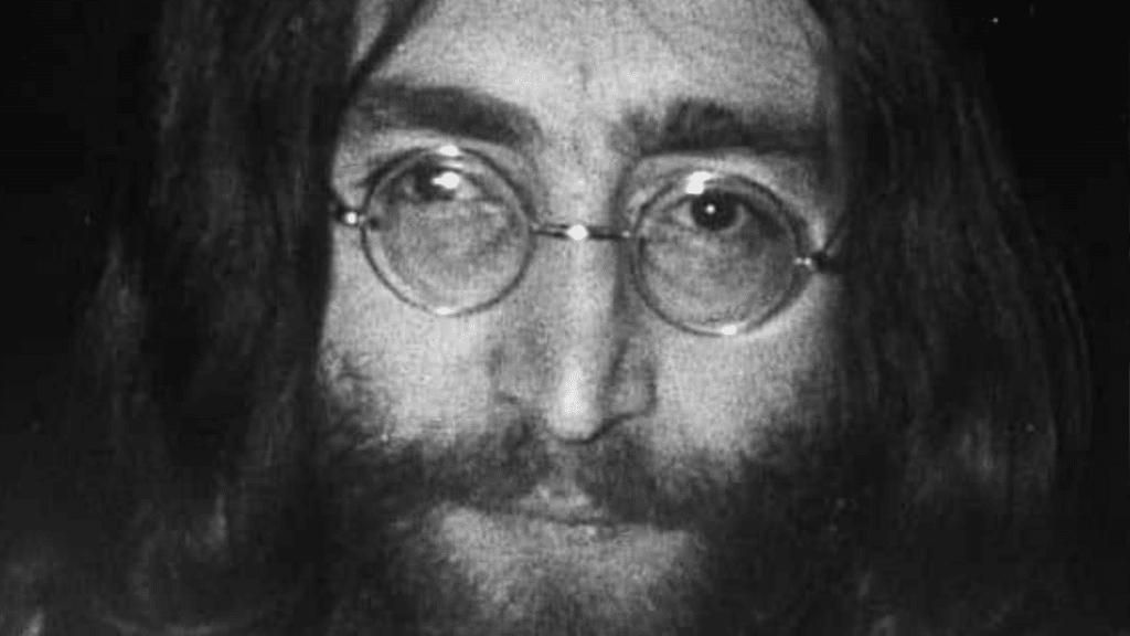 John Lennon parle du groupe qui a continué "là où les Beatles se sont arrêtés".