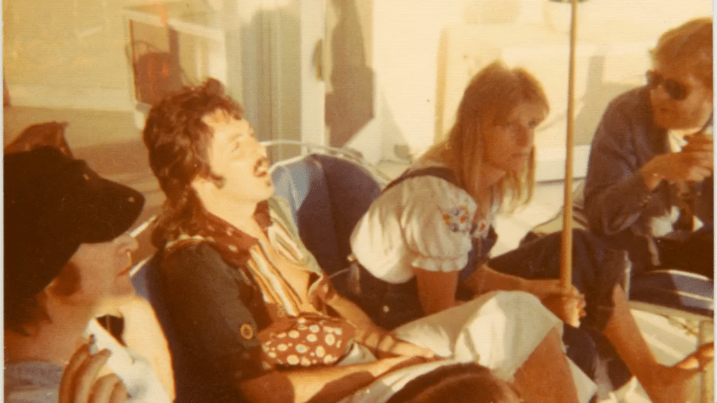 La nouvelle biographie de Mal Evans, roadie des Beatles, révèle la dernière photo connue de John Lennon et Paul McCartney ensemble (en exclusivité)