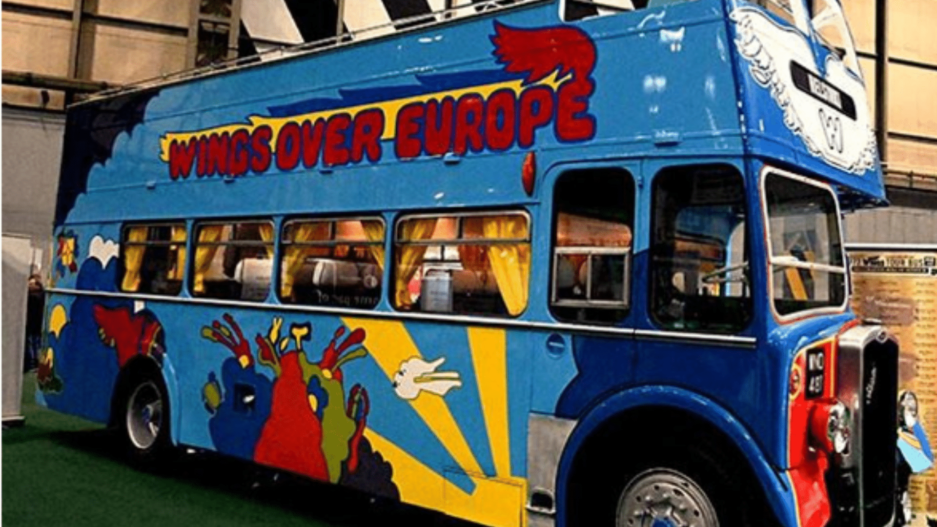 Le bus de tournée de Paul McCartney, datant de 1972, va être vendu aux enchères :