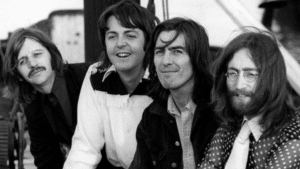 Les Beatles sortent une dernière chanson la semaine prochaine, avec l'aide de l'intelligence artificielle : "C'était comme si John était là".
