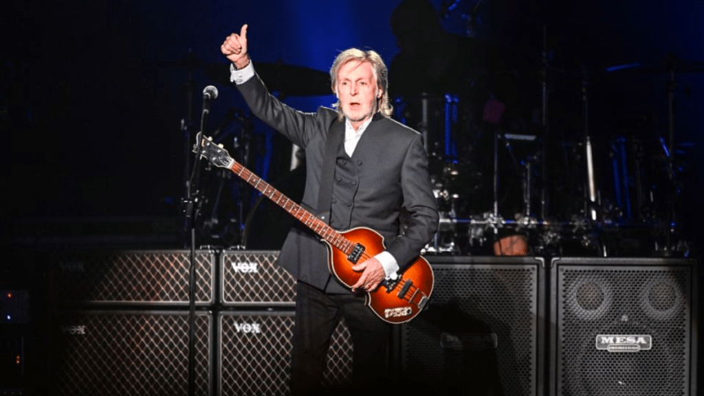 Paul McCartney donne son troisième concert en Australie à Newcastle