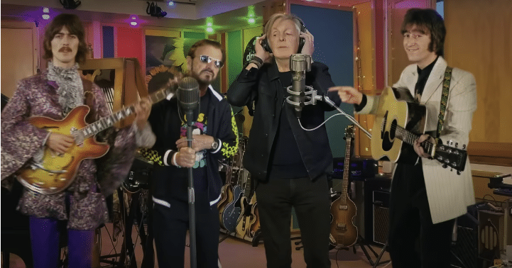 À l'instar de la chanson, le clip de Now and Then utilise un logiciel moderne pour mélanger des éléments de différentes époques. On y voit Paul McCartney et Ringo Starr aujourd'hui, avec des images de John Lennon et George Harrison dans les années 1960. (Les Beatles)