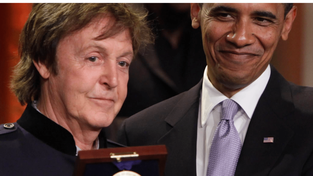 Ce que Barack Obama a dit lorsqu'il a remis un prix à Paul McCartney