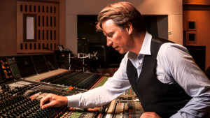 Giles Martin nie avoir eu recours à l'IA pour la dernière chansonn des Beatles "Now and Then" des Beatles