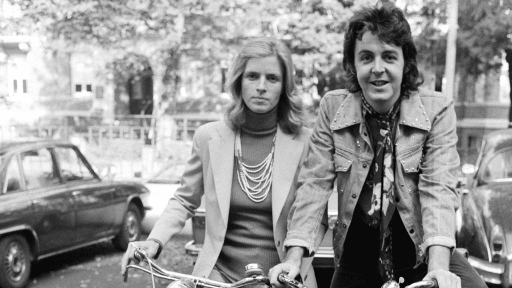 La maison de Paul McCartney était une "décharge" couverte de crottes de chien avant sa rencontre avec Linda McCartney