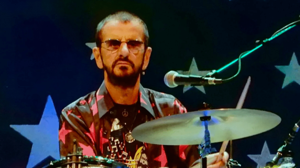 Le nouveau livre de RINGO STARR : "BEATS & THREADS".