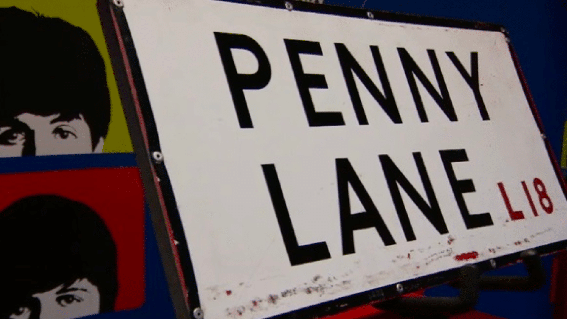 LE PANNEAU DE PENNY LANE VOLÉ EN 1976 A ÉTÉ RESTITUÉ AU MUSÉE DES BEATLES DE LIVERPOOL