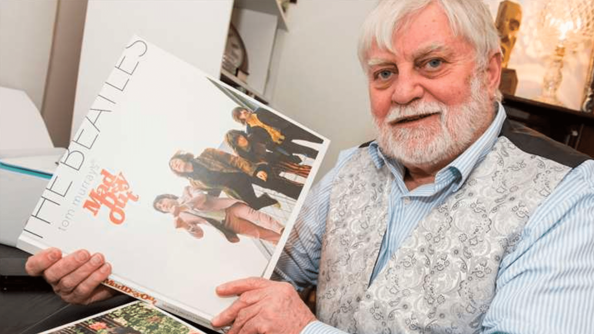 Le photographe de Bury St Edmunds, Tom Murray, déclare que la "dernière" chanson des Beatles, Now and Then, a fait remonter des souvenirs "doux-amers" : Now and Then - a fait ressurgir des souvenirs "doux-amers ».