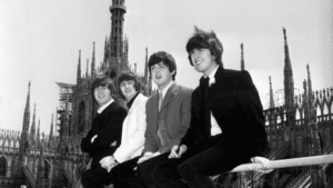 Les Beatles entrent pour la première fois dans le Top 10 de plusieurs classements du Billboard