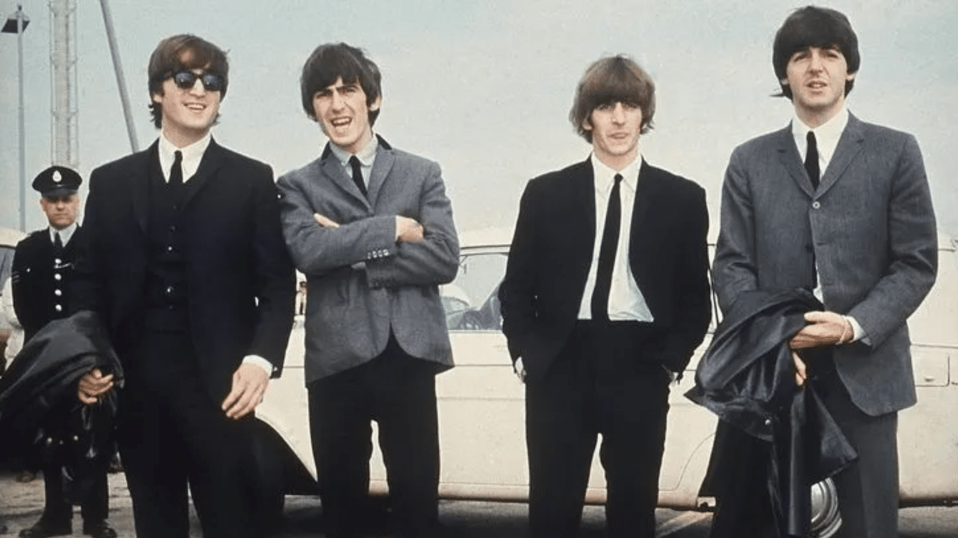 Les Beatles se classent numéro 1 au Royaume-Uni avec "Now And Then", établissant un écart record de 54 ans entre deux titres.