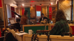 Les musiciens des sessions de "Now and Then" des Beatles ont été informés qu'il s'agissait d'une chanson solo de Paul McCartney.