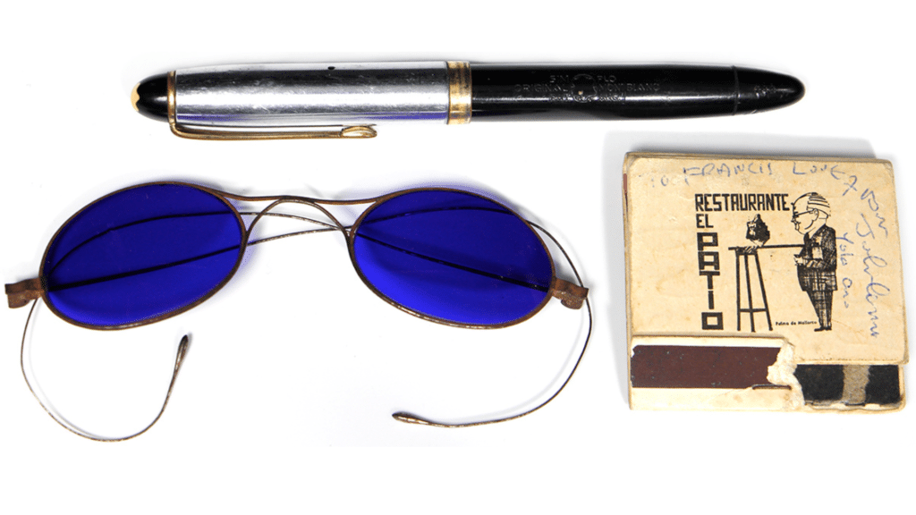 Enchères Rock'n'Roll : Les Lunettes de Soleil Bleues de John Lennon et l'Histoire Cachée de l'Enlèvement de Kyoko