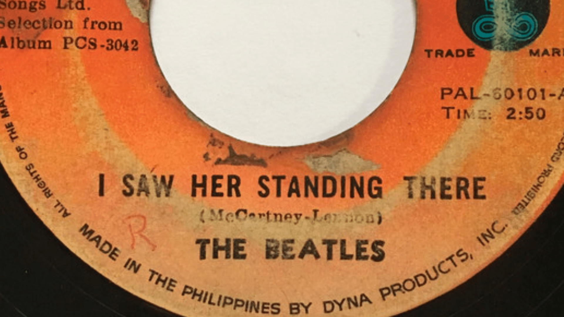 Paul McCartney a aimé que John Lennon se moque de lui pendant l'enregistrement de la chanson des Beatles "I Saw Her Standing There".