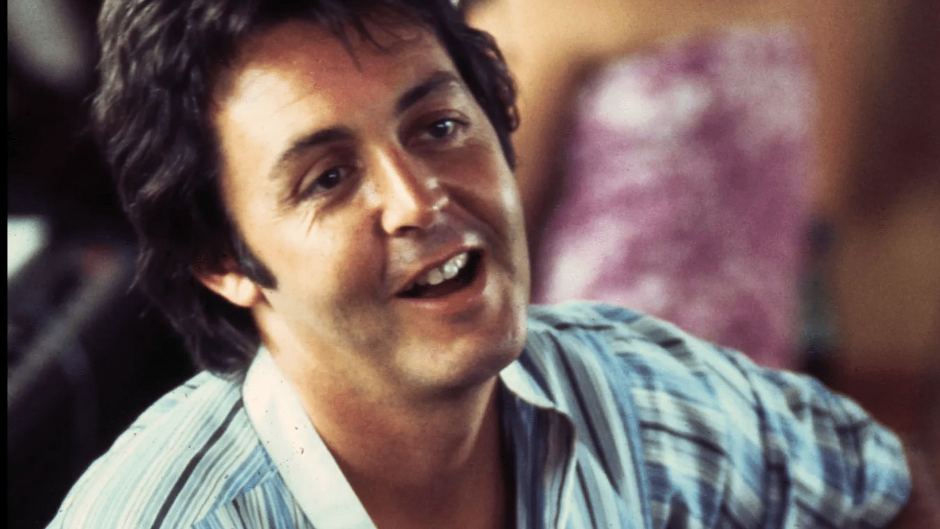Paul McCartney a un penchant pour les femmes plus âgées et d'autres révélations dans le livre de poche "The Lyrics".