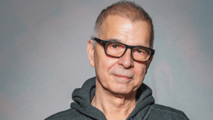 Tony Visconti aime le dernier single "sympathique" des Beatles, mais déclare : "Je pense que l'écriture des cordes est ennuyeuse... J'aurais dû écrire l'arrangement. Paul m'a utilisé pour Band on the Run parce qu'il aimait les arrangements de cordes que j'avais écrits pour T.Rex "