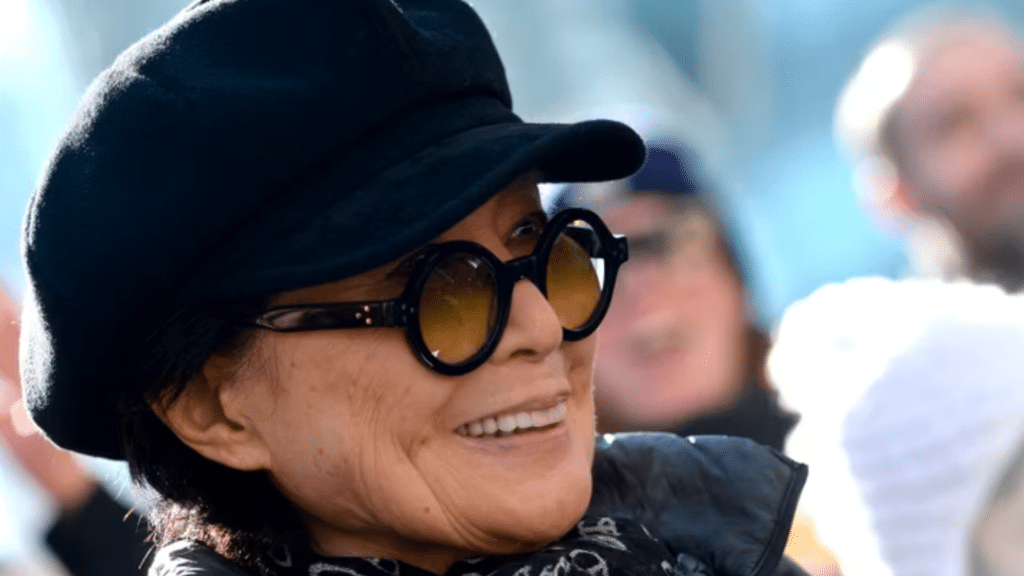 Yoko Ono : Une Nouvelle Vie à l'Écart du Monde dans une ferme reculée