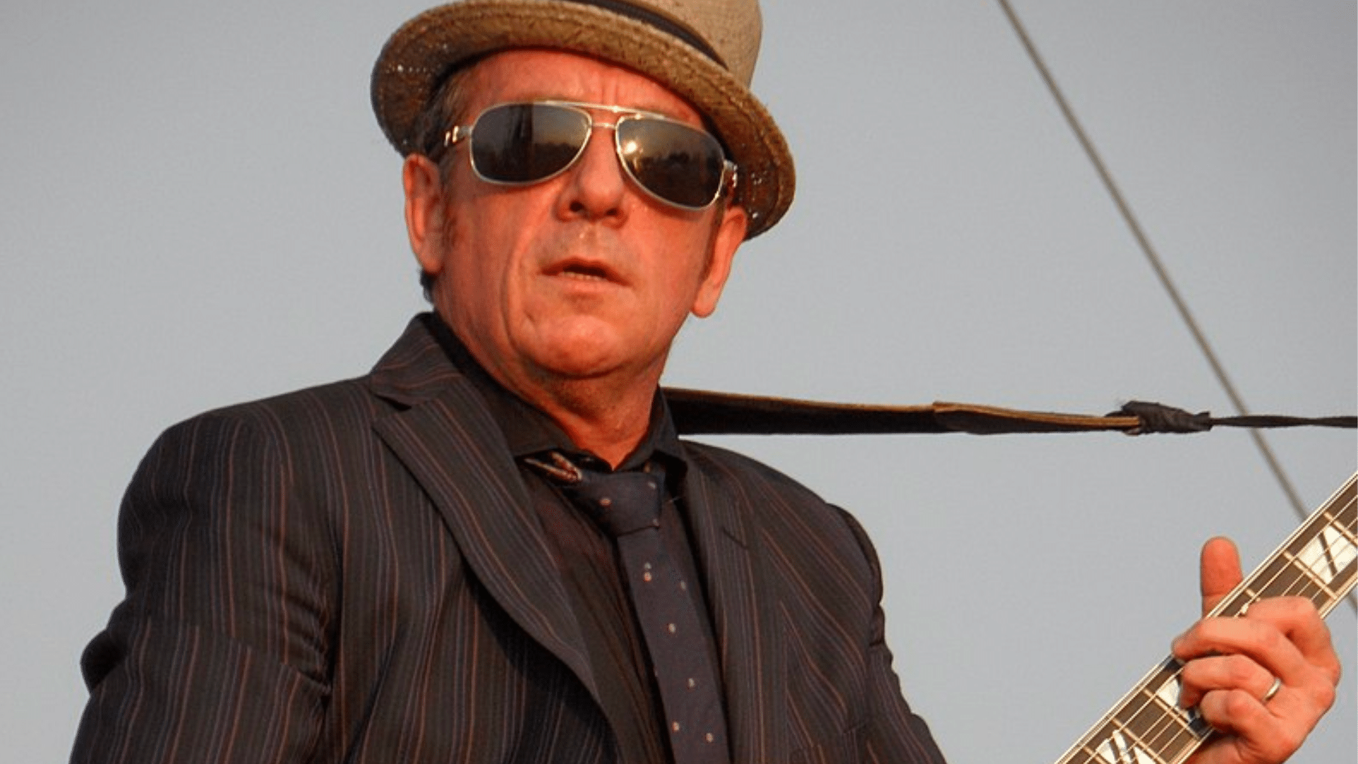 Elvis Costello a qualifié la chanson "Let It Be" des Beatles de "déchirante".