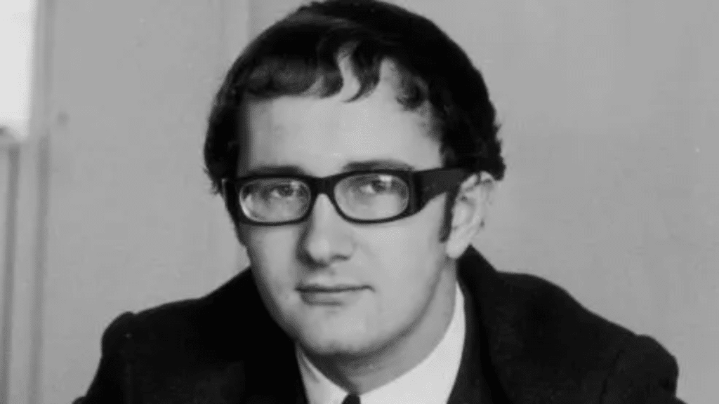 L'attaché de presse des Beatles a déclaré qu'Elvis était un "vieux con ennuyeux" lorsque le groupe lui a rendu visite