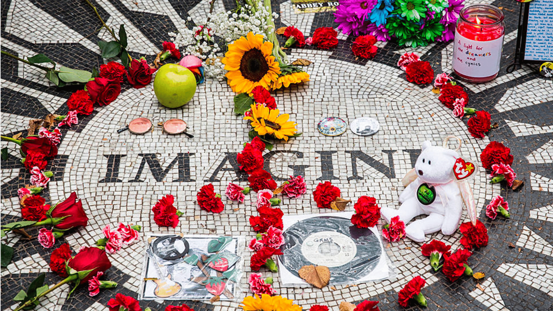Le message que Yoko Ono voulait transmettre à ses fans après la mort de John Lennon
