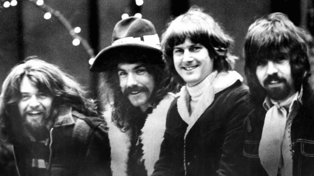 Le riff des Byrds que George Harrison a repris pour une chanson classique des Beatles