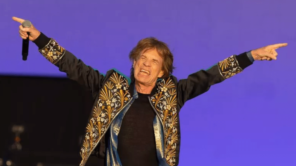 Mick Jagger surpris en train de se moquer de l'accent écossais de Paul McCartney