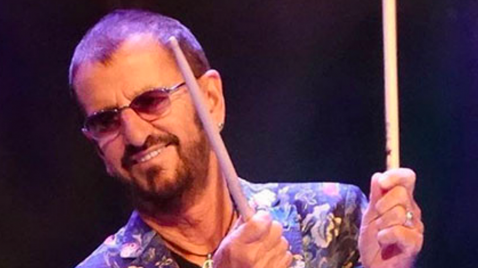 Paul McCartney a déclaré que Ringo Starr était "paranoïaque" parce qu'il n'était pas un bon batteur.