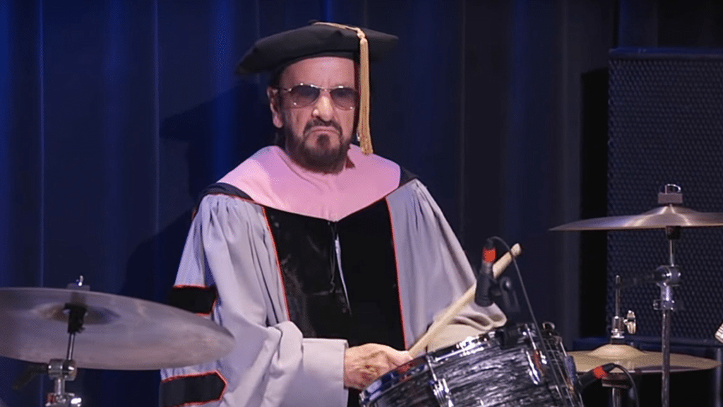 Ringo Starr dit que les gens de l'extérieur ont une mauvaise image de John Lennon