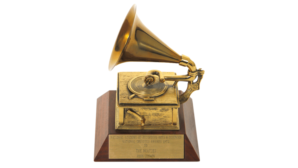 Un GRAMMY rare des Beatles mis aux enchères ... pourrait atteindre 500 000 $ !!!