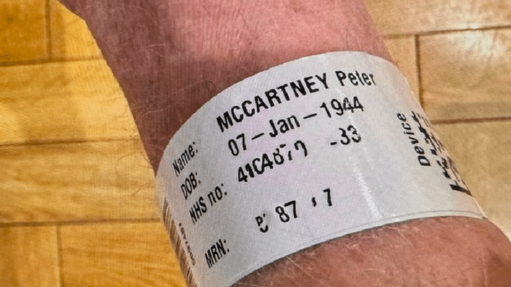 Le frère de Paul McCartney, hospitalisé d'urgence, fait le point sur son état de santé