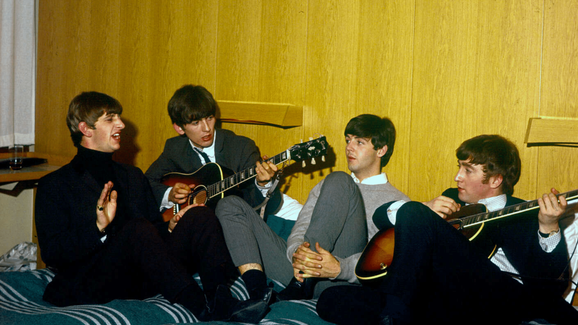 Quel instrument chaque membre des Beatles jouait-il ?