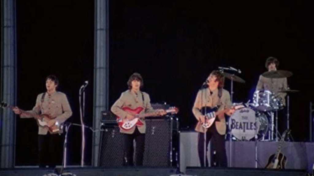 Ringo Starr a déclaré que John Lennon était devenu fou pendant le concert des Beatles au Shea Stadium : "John a craqué".