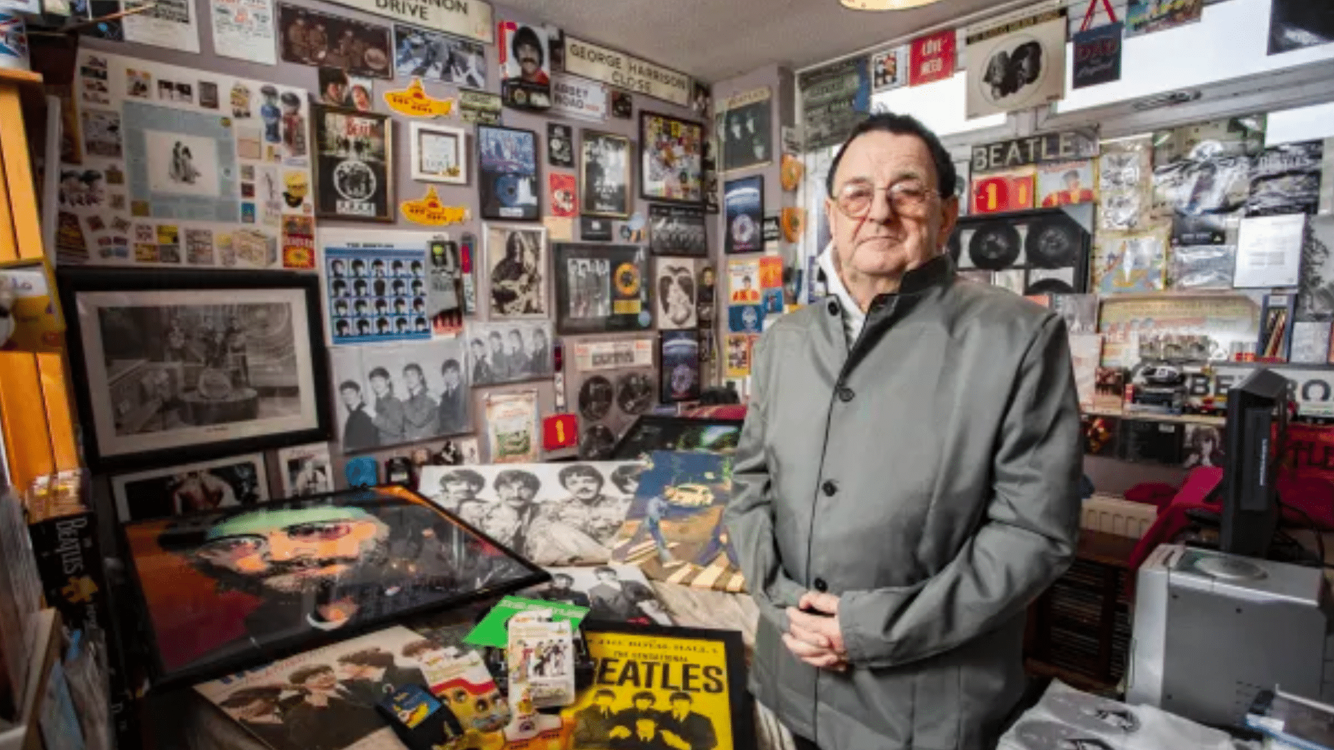 Un fanatique des Beatles a changé son nom pour John Paul George Ringo Lennon — et a un petit-fils appelé Paul McCartney
