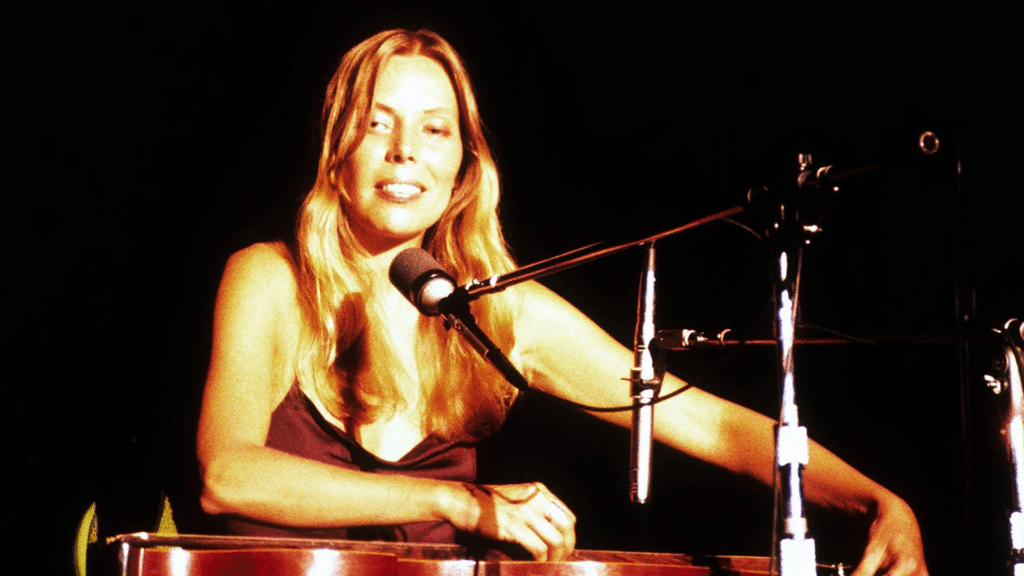 John Lennon a dit à Joni Mitchell que son plus grand album serait un échec