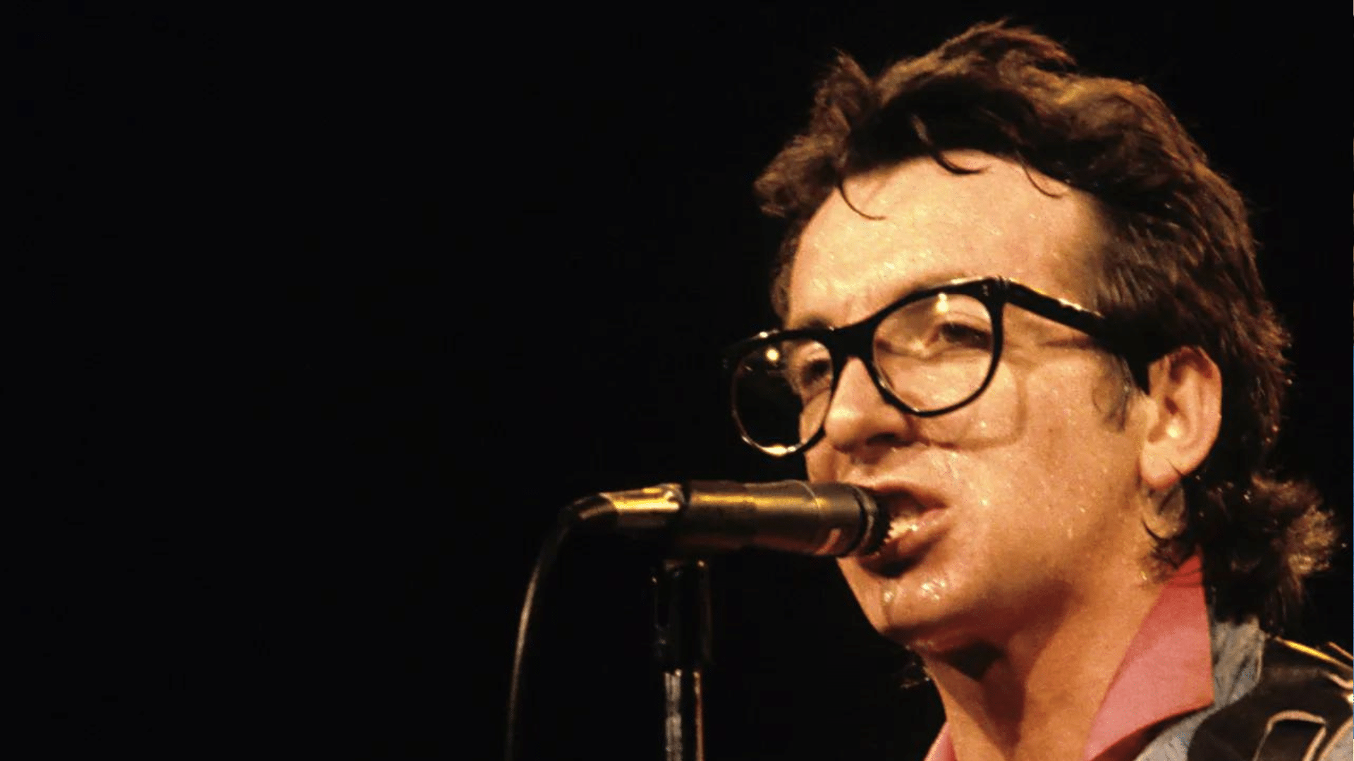 Quand Elvis Costello s'est moqué de John Lennon, David Bowie et Roger Waters dans un seul couplet