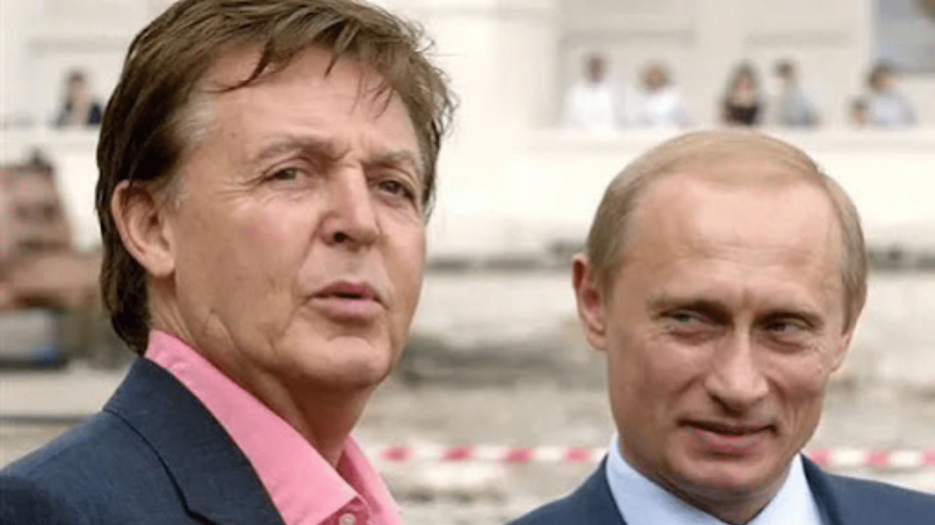 UN DOCUMENTAIRE DE LA BBC EXAMINE QUAND PAUL McCARTNEY A EXHORTÉ POUTINE À LIBÉRER UN ACTIVISTE DE GREENPEACE