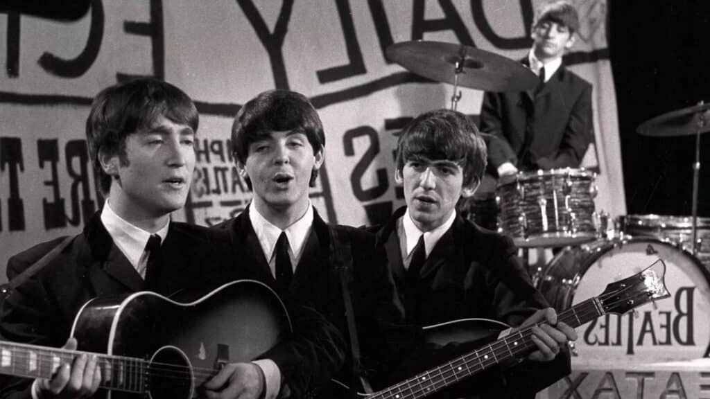 Comment une nuit d'insomnie a inspiré John Lennon à écrire 'Across the Universe'