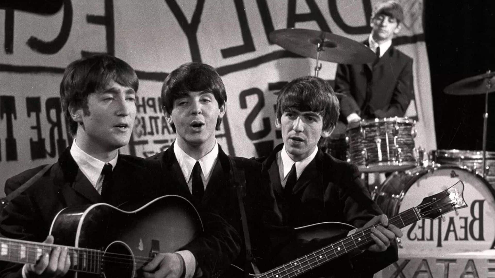 Comment une nuit d'insomnie a inspiré John Lennon à écrire 'Across the Universe'