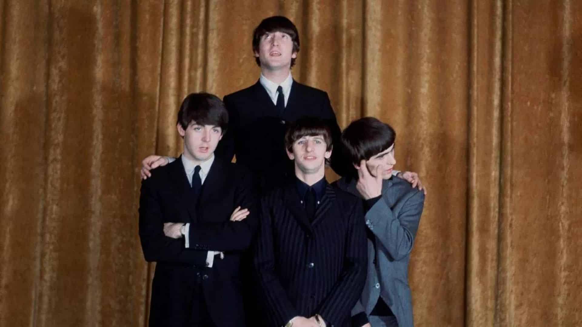 La relation entre John Lennon et George Harrison : Un voyage de changement et de proximité