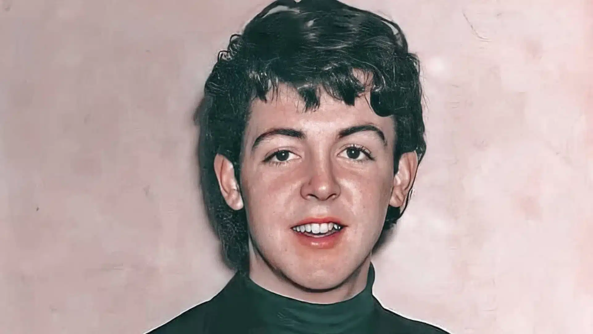 Paul McCartney en studio à Abbey Road, jouant de la guitare avec les Beatles