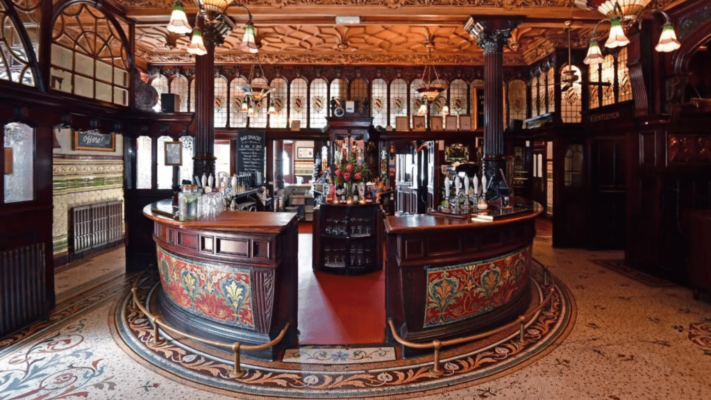 Une plaque pour Sir Paul McCartney dans le légendaire pub de Liverpool