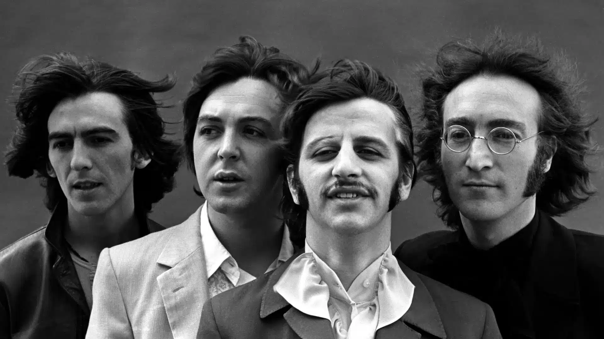 Biopic Beatles : Harris Dickinson en John Lennon pour Sam Mendes ?