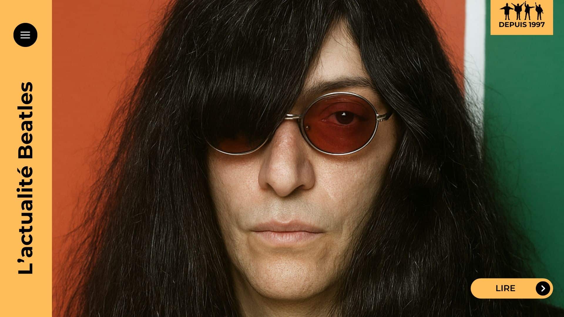 Joey Ramone place Please Please Me au sommet des albums fondateurs, saluant son énergie brute et son rôle historique dans la révolution pop des Beatles.